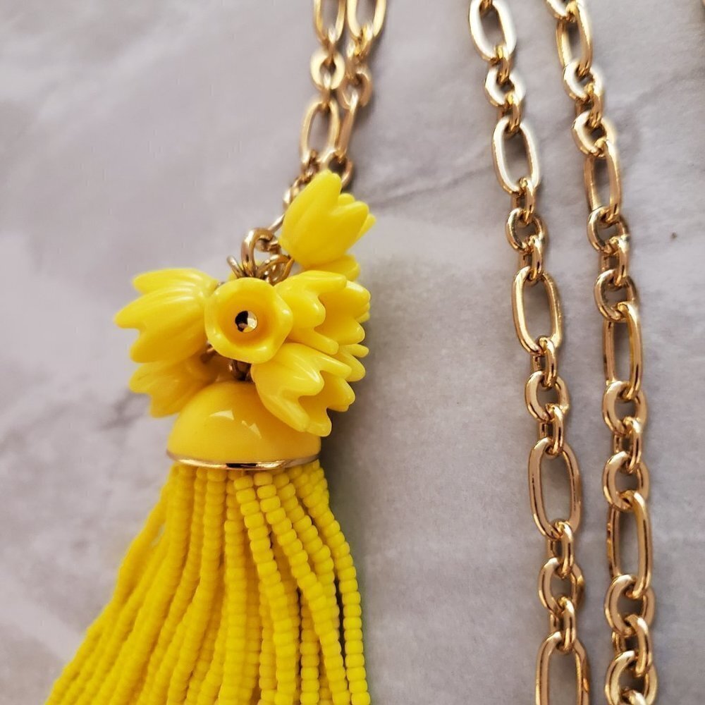 💐 J.Crew Sunny Yellow Flower Floral Beaded Tassel Pendant 💐 - Picture 3 of 13